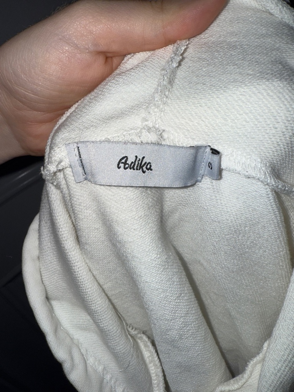 White Cropped Hoodie with Blue "LONDON" Graphic Adika - Picture 2 of 3